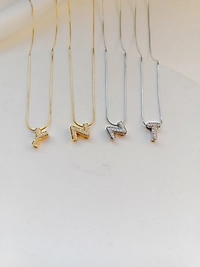 K050 TAŞLI MİNİK HARF KOLYE